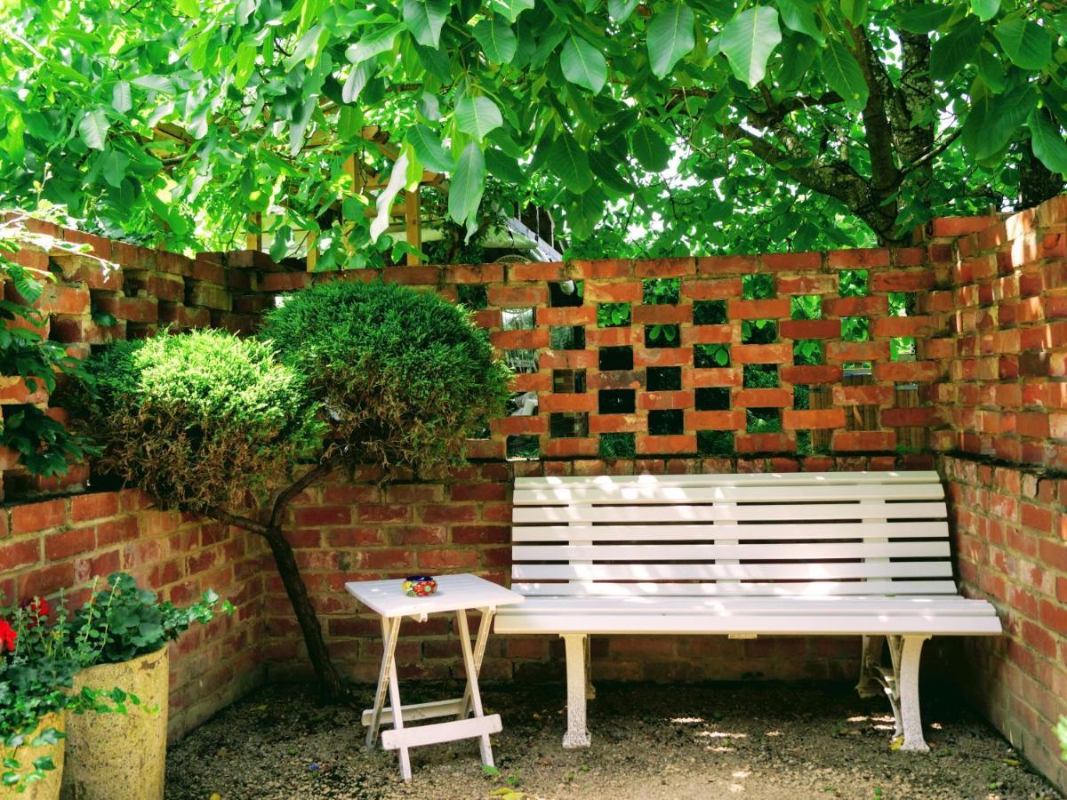 The Walnut, Meopham - A Private Retreat Rural Location Βίλα Εξωτερικό φωτογραφία